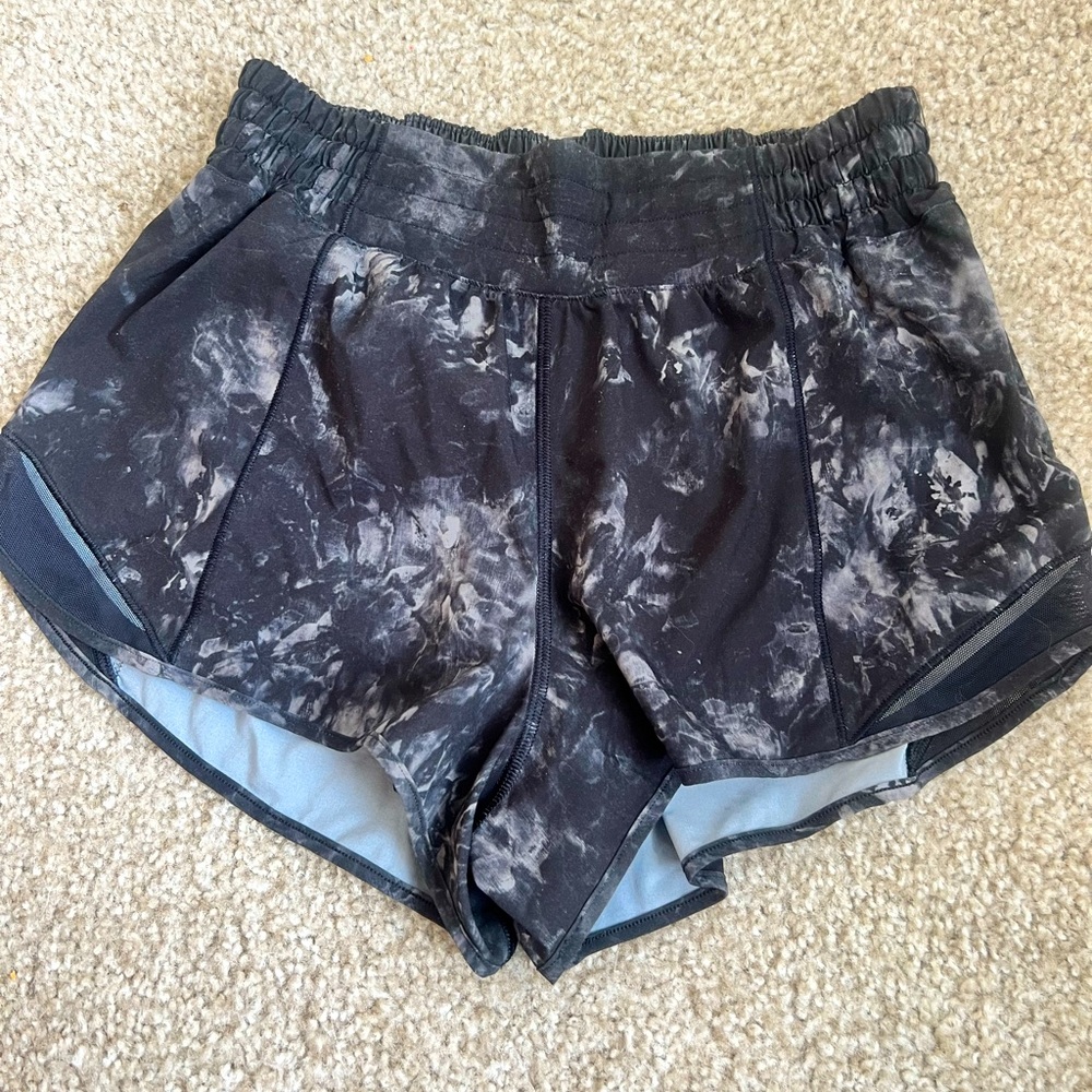 Lululemon Hotty Hot Short High Rise 2.5”
